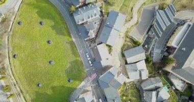 4k Alpler'de dağ şehirde güzel görünümü