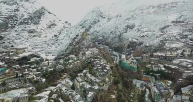 4k Alpler'de dağ şehirde güzel görünümü