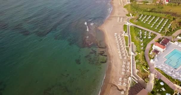 Flygfoto över havet i Grekland — Stockvideo