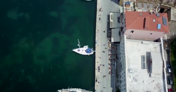 Utsikt från toppen av staden piren i Grekland — Stockvideo