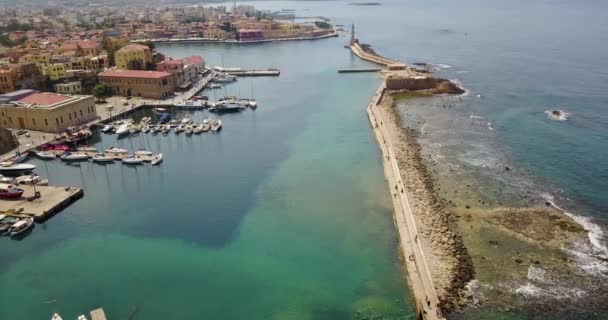 Yunanistan city pier tepesinden görüntülemek — Stok video