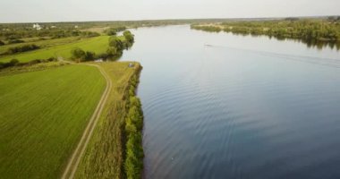 Büyük Volga Nehri'nin güzel havadan görünümü