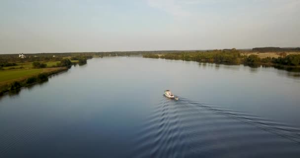 Εναέρια θέα του ποταμού Βόλγα μεγάλη — Αρχείο Βίντεο