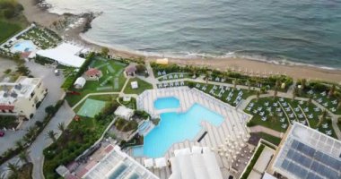 otel denize sıfır üstünden görüntülemek