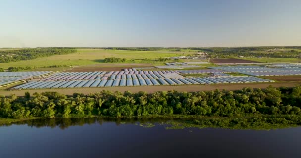 La vue depuis le sommet de la grande et belle rivière — Video