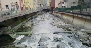 En baştan, dağ town Andora la Vela, Katalonya, 4 k video görüntüleyin