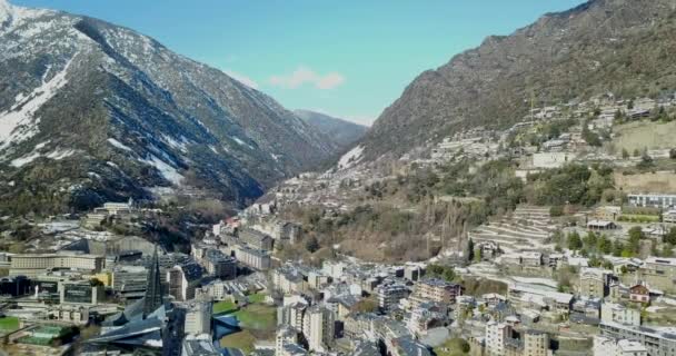 Τοπ άποψη της ορεινής πόλης της Ανδόρρας la vella, Καταλονία — Αρχείο Βίντεο