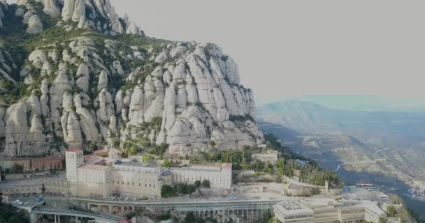 Вид сверху на горный город андорра-ла-велья, Каталония — стоковое видео