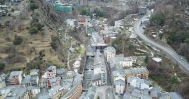 Andorra la vella 'nın dağ manzarası, katalonya