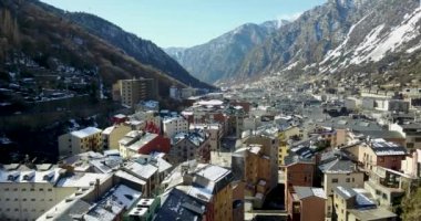 Andorra la vella 'nın dağ manzarası, katalonya