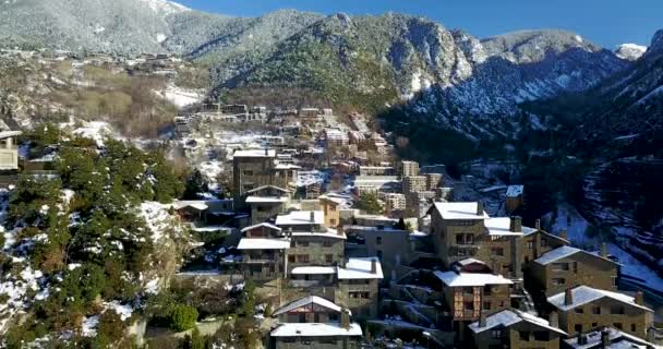 Vista dall'alto della città montana di andorra la vella, catalogna — Video Stock