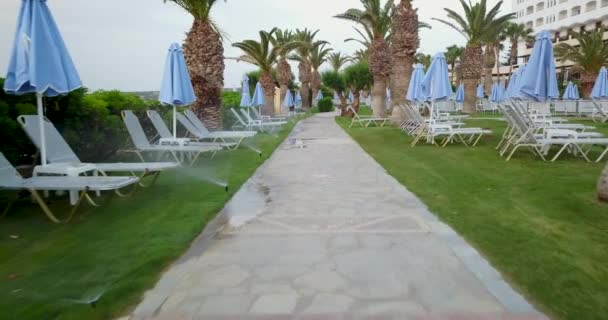 美しいホテルの庭園 熱帯の楽園 ビデオ — ストック動画