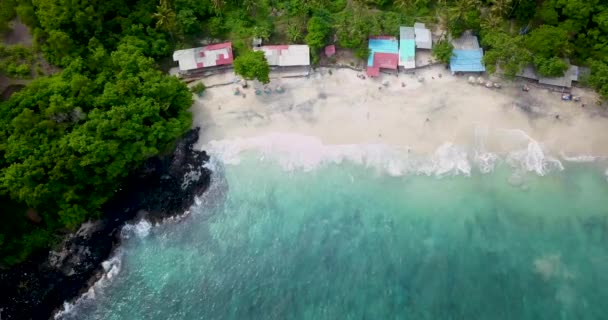 4 k 비디오, 아름 다운 해변 공중 보기 화이트 비치 발리 — 비디오