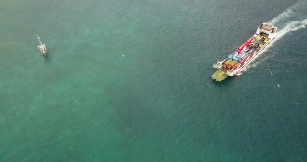 美しいトロピカルなビーチ、4 k 映像、空撮、インドネシア — ストック動画