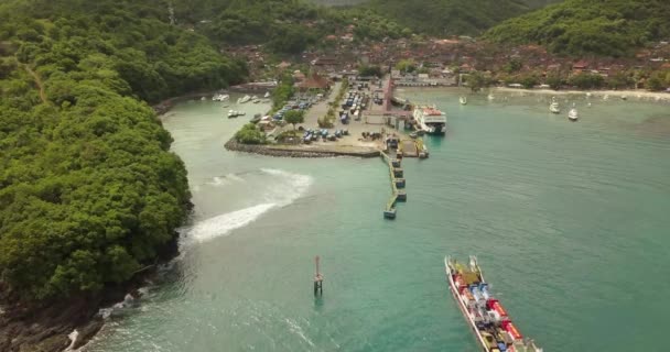Smuk tropisk strand, udsigt fra luften, 4k video, Indonesien – Stock-video