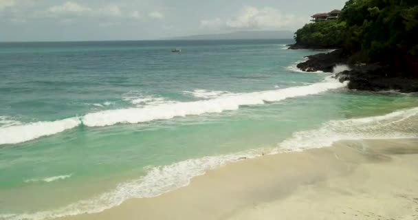 美丽的热带海滩, 鸟图, 4k 视频, 印度尼西亚 — 图库视频影像