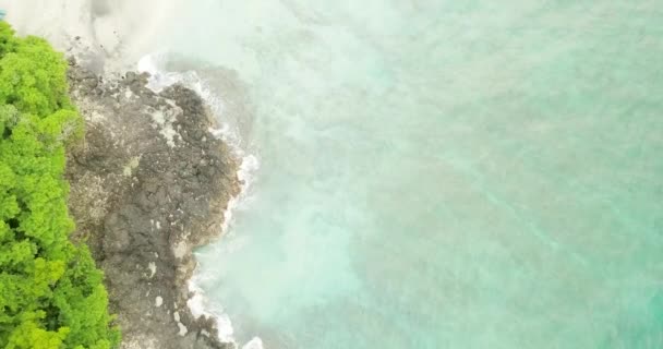 Πανέμορφη τροπική παραλία, αεροφωτογραφία, βίντεο 4k, Ινδονησία — Αρχείο Βίντεο