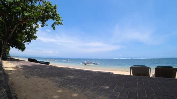 Hermosa vista al mar con barcos, playa tropical — Vídeos de Stock