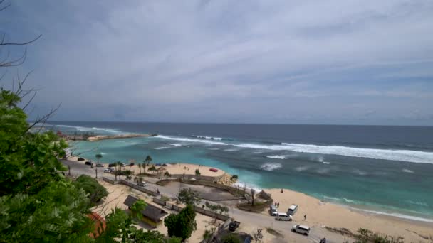 Schöner Blick auf den tropischen Strand, wunderschönes asiatisches Meer — Stockvideo