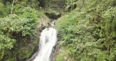 Güzel basamaklı şelale, Bali Endonezya isteyen,