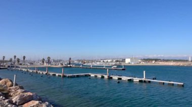 deniz taşı kıyısı, güneşli sahil