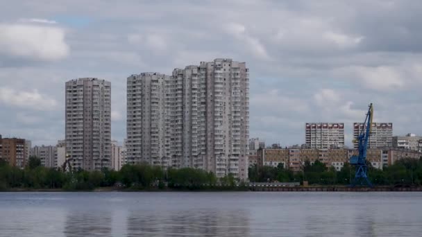 Piękny widok na nasyp miasta, wideo 4K — Wideo stockowe