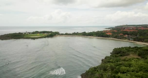 Вид с вершины красивого побережья Карибского моря — стоковое видео
