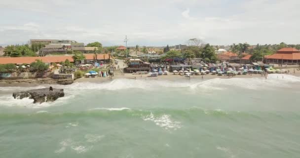 Uitzicht vanaf de top van de prachtige kust van de Caribische zee — Stockvideo