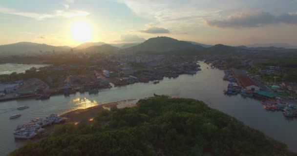 Luftbild Sonnenuntergang Fischereihafen Von Sirray Der Fischereihafen Von Phuket Ist — Stockvideo