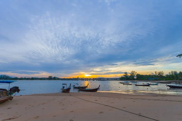 Sunrise Sarasin Bridge Fishing Boats Parking Beach — Stock Photo, Image