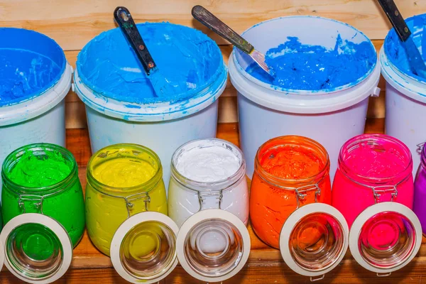 renkli Plastisol mürekkep ekran yazdırma tee gömlek için pinewood masada açık cam olabilir. Plastisol mürekkep yararlı tee gömlek fabrika ve Sanayi İhracat için