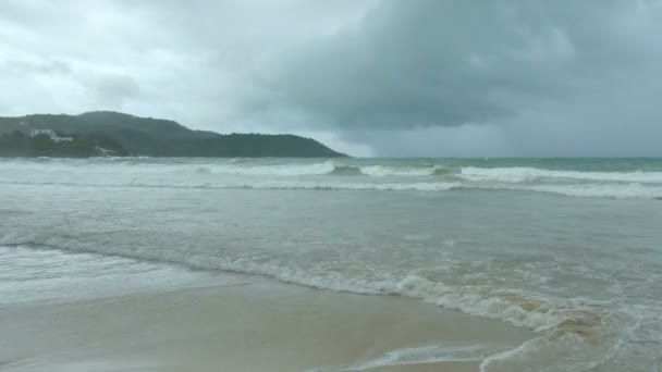 Tijdens Moesson Seizoen Met Een Sterke Wind Golven Nemen Het — Stockvideo