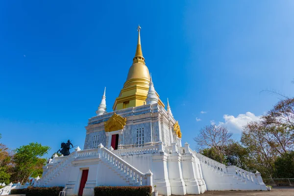 Phra Naresuan Maharat Monumento Maesai Chiang Rai Cielo Azul —  Fotos de Stock