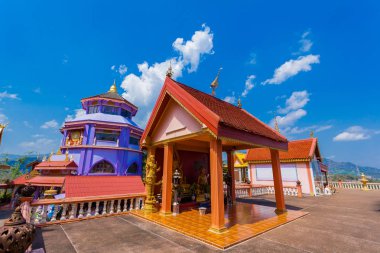 Chiang Rai, Tayland - 24 Şubat 2018:Wat Prathat Doi Waodani veya siyah akrep Tapınağı, Mae Sai Chiang Rai sınır kapısı Mai Sai Tachilek Myanmar.