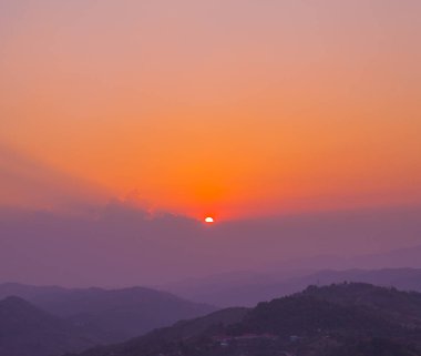 sahne gündoğumu Doi Mae Salong Chiang Rai Tayland dağda yukarıda