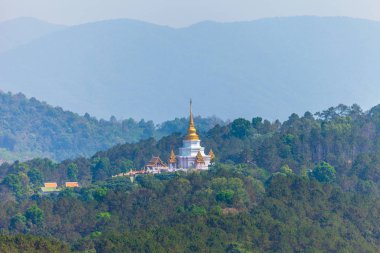 Wat Santikhiri tapınakta Mae Salong, Kuzey Thailand.Srinakarin Sathit Maha Santi Khiri Pagoda Doi Mae-salong Chaing Raithailand adlı.