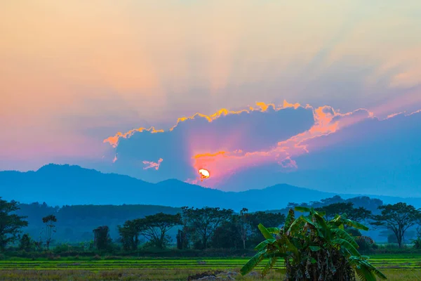 Lumière Travers Nuage Dessus Haute Montagne Chiang Rai Thaïlande — Photo