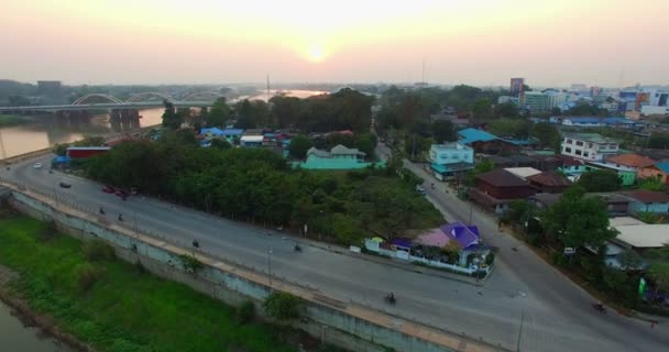 Landschap Zonsondergang Boven Dechatiwong Brug Chao Phraya Rivier Nakornsawan Provincie — Stockvideo