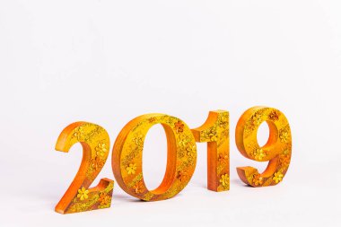 mutlu yeni yıl 2019 altın beyaz arka planda yazma ile
