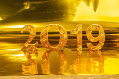 2019 altın rengi yerde yapılan altın arka planda ortalamasıdır şanslı tüm için altın yıl yıl
