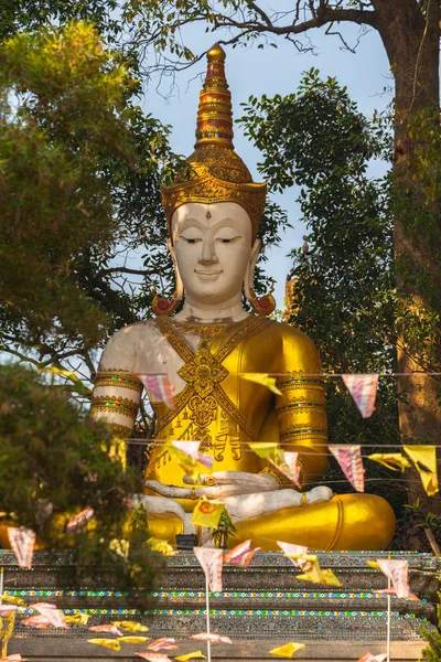 Grand Bouddha Devant Wat Phrathat Doi Suthep Temple Est Attraction — Photo