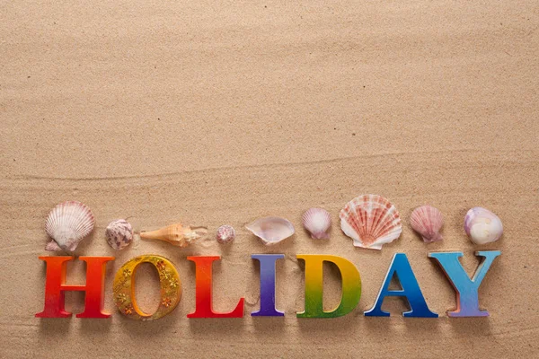 Vacaciones Escritas Letras Colores Concha Marina Playa Con Espacio Para —  Fotos de Stock