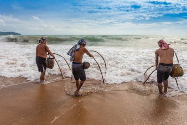 Üç fishermans balıkçılık köstebek hoşça kal Mai Khao Beach Phuket Airport.mole yengeç veya kum yengeç yakınındaki ünlü deniz gıda var sadece ben özel deniz ürünleri yemek yemek bu.