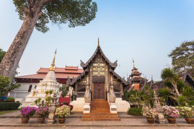 Wat Chedi Luang Chiang Mai adlı Wat Chedi Luang Chiang Mai yapılmış en önemli tapınaklardan adlı eski köşk Wat Chedi bulunan Luang olduğunu