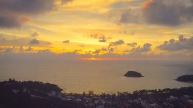 Hava sahne gündoğumu Chalong deniz Phuket Tayland