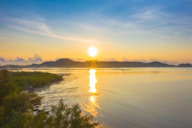 havadan görünümü gündoğumu behine tersane yakınındaki dağ