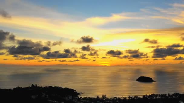 Zaman Atlamalı Havadan Görünümü Kata Köyde Phuket Günbatımı Timepanorama Sahne — Stok video