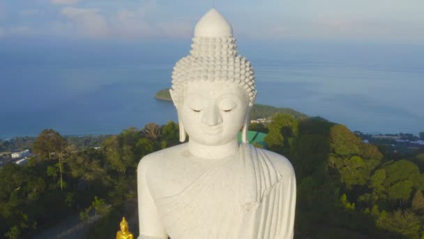 Phuket Big Buddha Egyike Sziget Egyik Legfontosabb Tisztelt Nevezetessége Island — Stock videók