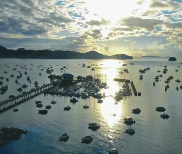 Zaman Atlamalı Gündoğumu Chalong Körfez Yukarıda Chalong Marina Bir Merkezi — Stok video