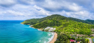 havadan görünümü panorama Phromthep cape ve rüzgar tubine bakış.